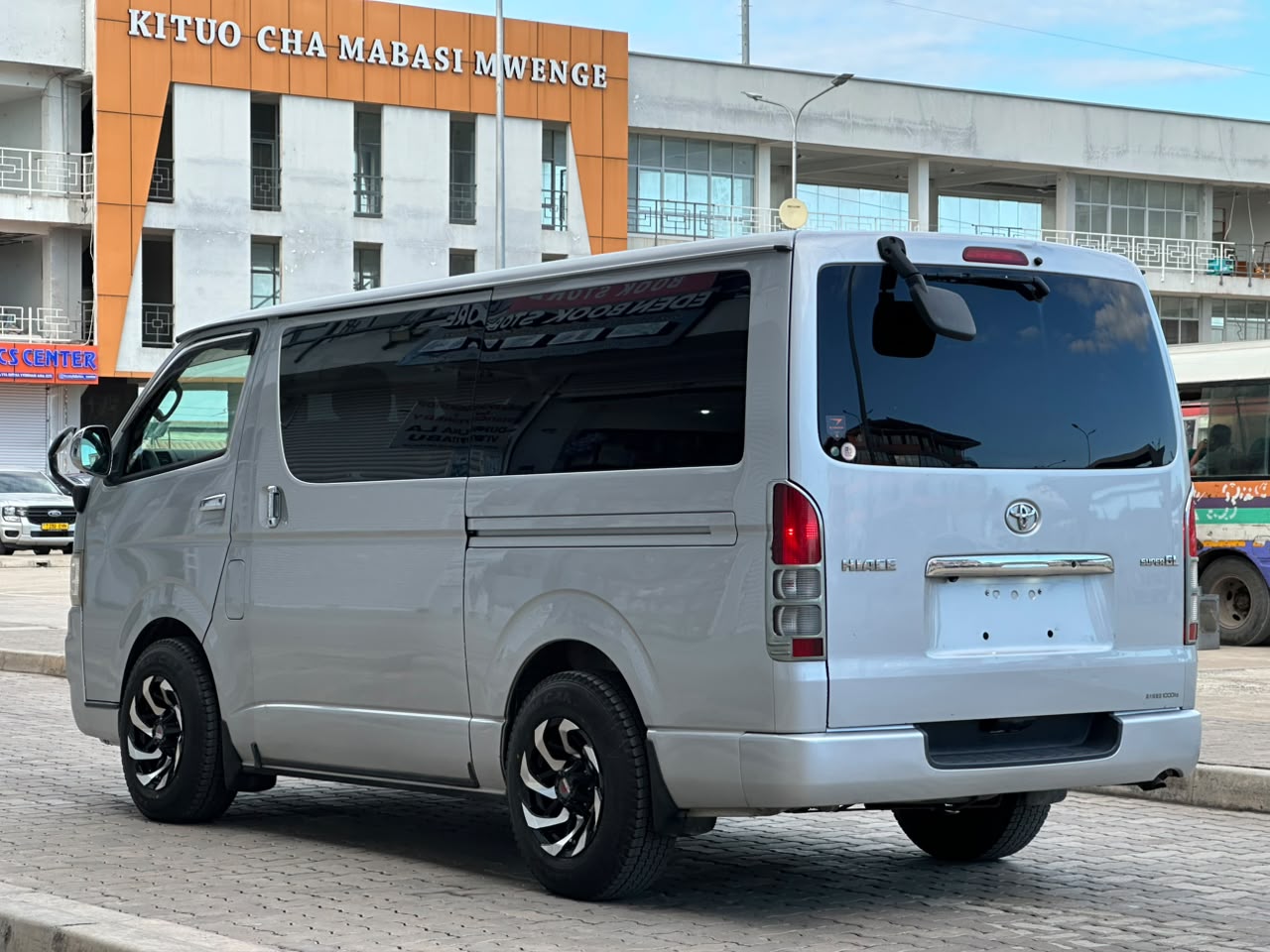HIACE VAN SUPER GL thumbnail 3